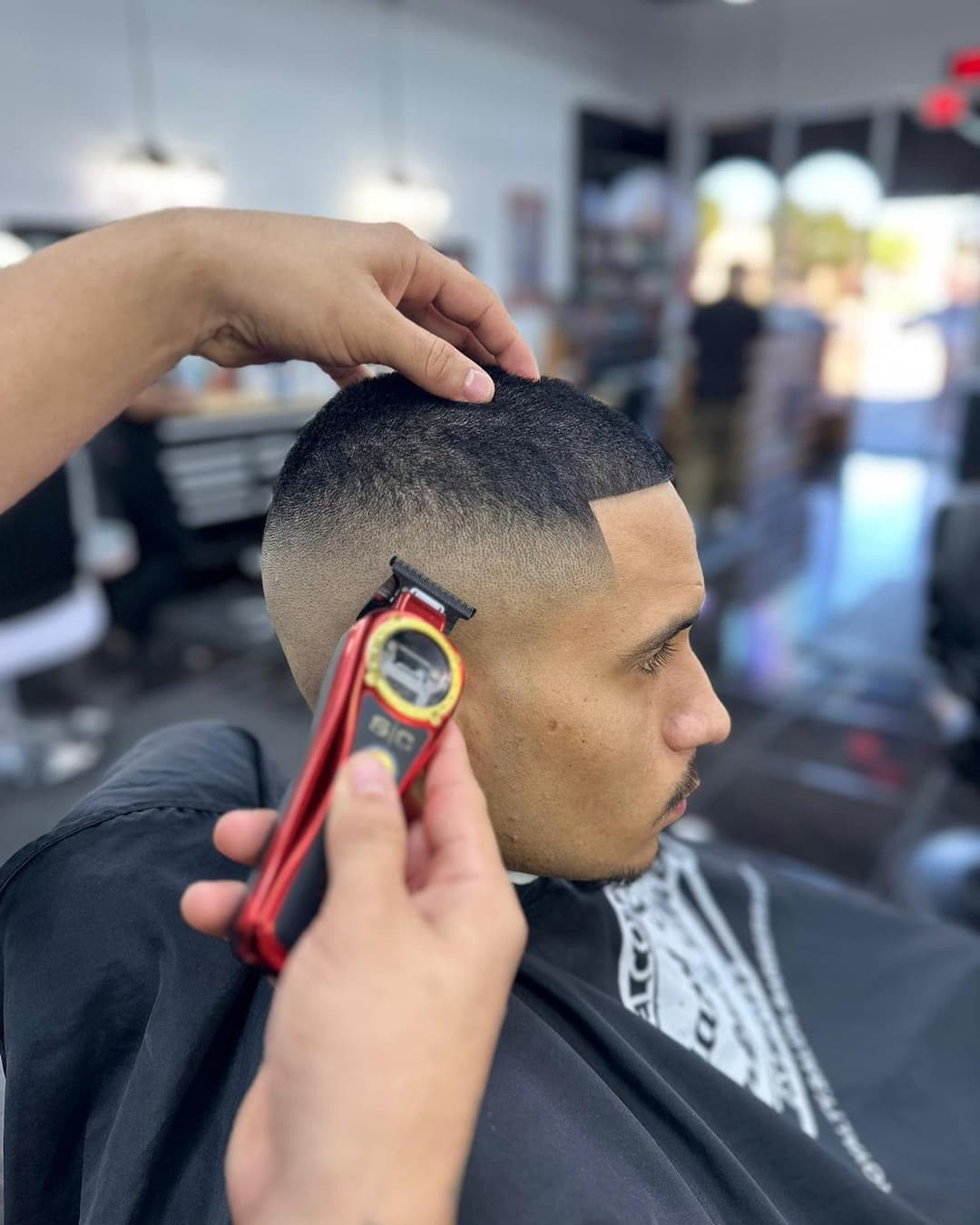 Royalty Salon & Barbershop ad