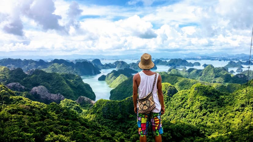 David Tu ad: Vietnam travel agent- Custom Indochina tour operators